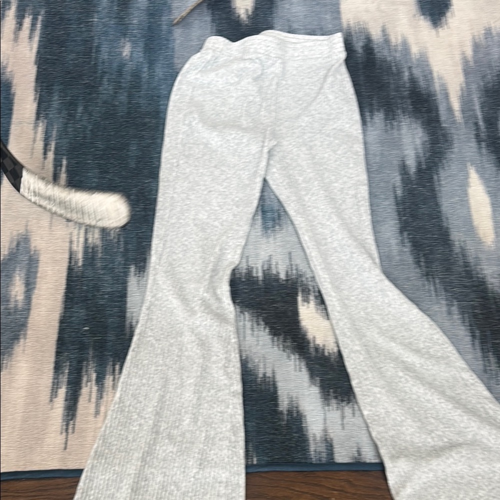 Aerie Gray Flare Pants with Boot Cut Design